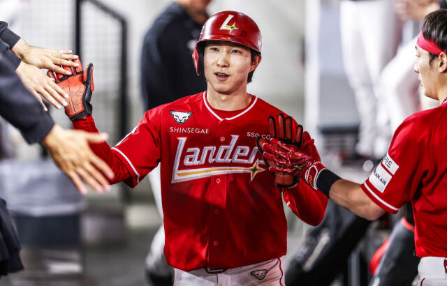 박성한이 구단 프랜차이즈 역사상 월간 최다안타 타이기록을 작성했다./SSG 랜더스