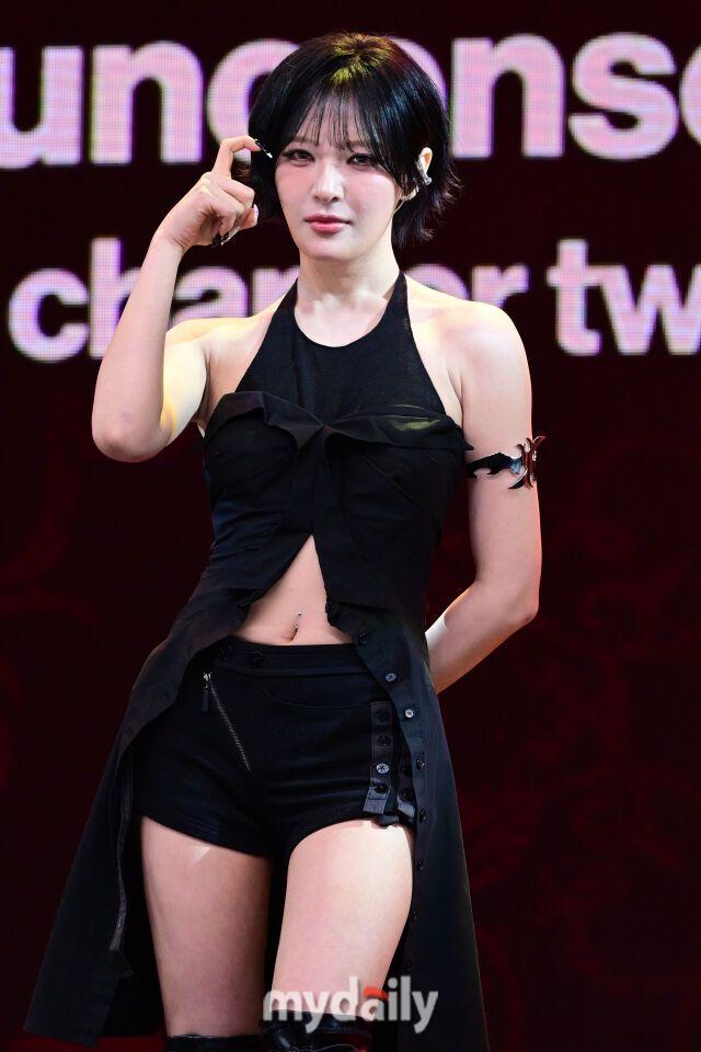 2026년 5월 6일 오후 서울 마포구 SBS프리즘타워에서 진행된 그룹 빌리 정규 1집 'the collective soul and unconscious: chapter two'(더 콜렉티브 소울 앤 언컨시어스: 챕터 2) 발매 기념 쇼케이스에서 문수아가 포즈를 취하고 있다. / 곽경훈 기자 (kphoto@mydaily.co.kr)