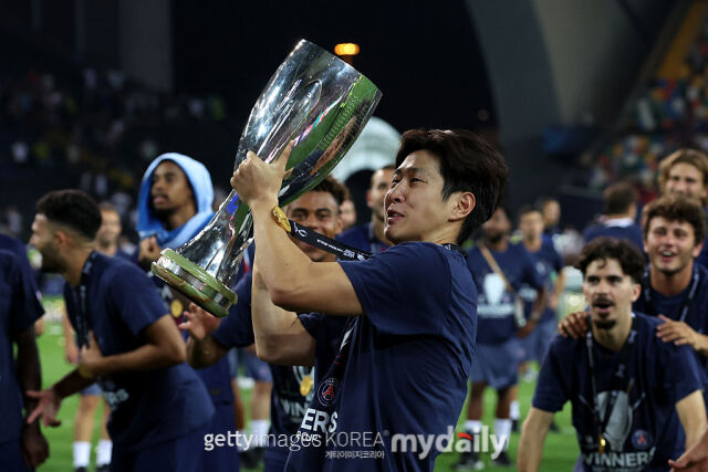 13일 프랑스 '레퀴프' 보도에 따르면 파리 셍제르망(PSG)이 이강인과 재계약 논의를 중단하면서 아틀레티코 마드리드 이적 가능성이 제기되고 있다./게티이미지코리아