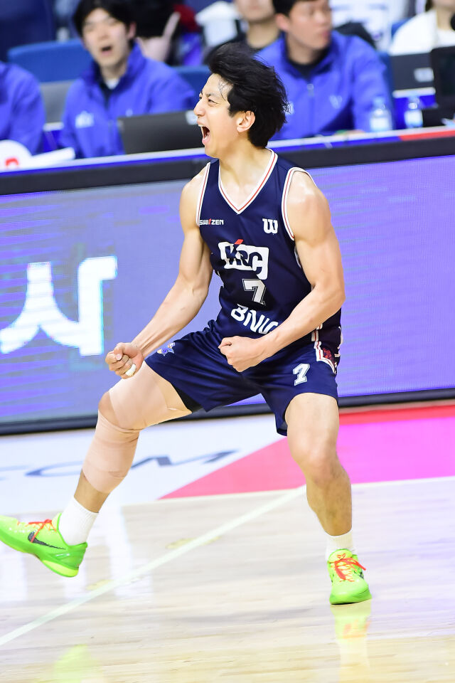허훈이 5월 9일 챔프전 3차전 포효하고 있다./KBL 제공