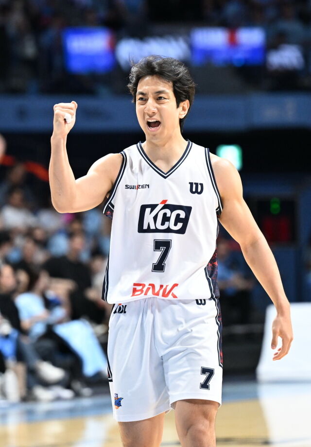 허훈이 5월 13일 챔프전 5차전 포효하고 있다./KBL 제공