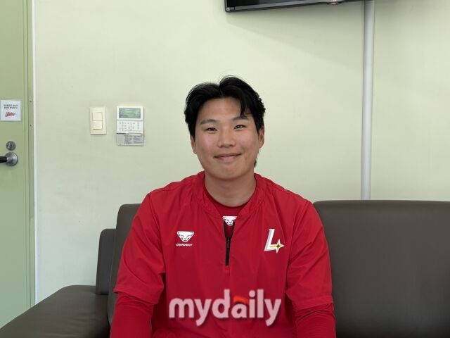 류효용 SSG 육성군 타격 코치는 선수들의 성장에 많은 시간을 할애하고 있다./강화 = 이정원 기자