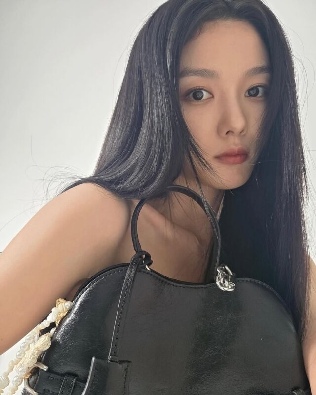 김유정이 독보적인 비주얼로 감탄을 자아냈다. / 김유정 SNS