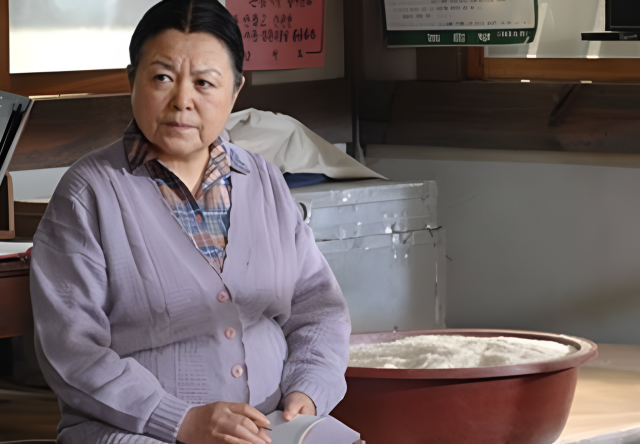 2026년 5월 16일은 고인의 사망 15주기가 되는 기일이다. 지난 2011년 5월 16일, 박주아는 신우암 초기 진단을 받고 수술을 감행했으나 끝내 회복하지 못하고 향년 69세로 생을 마감했다. 드라마 '아름다운 시절' 스틸./KBS