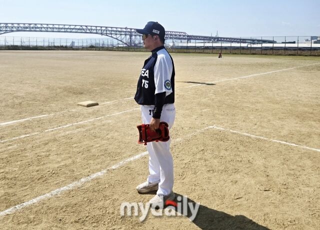 대한유소년야구연맹 21기 대표팀이 16일 쯔루하마야구장에서 일본 오사카 지역팀과의 국제교류전 2일차 경기에서 12-2로 승리했다. 김민수 파주시유소년야구단 감독./쯔루하마야구장(일본)=노찬혁 기자