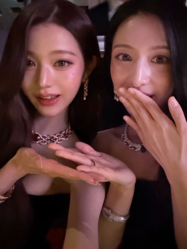 张元英 X 金智媛，两个漂亮女孩并肩而立……“睁大眼睛”