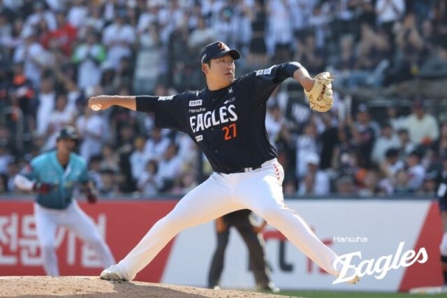 이민우가 5월 17일 수원 KT 위즈전 공을 던지고 있다./한화 이글스 제공