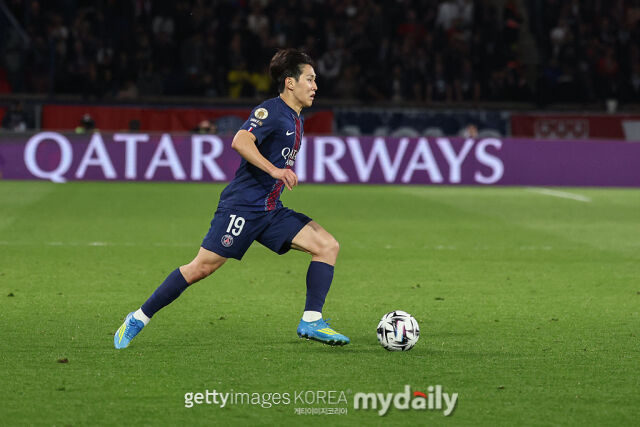 이강인(파리 생제르망)이 18일 프랑스 파리의 스타드 장부앵에서 펼쳐진 파리FC와의 ‘2025-26시즌 프랑스 리그앙’ 34라운드 최종전에서 후반전에 교체 출전했고 팀은 1-2로 패했다./게티이미지코리아