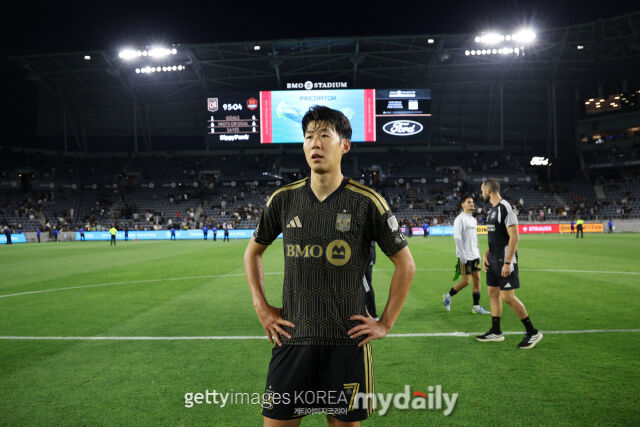 글로벌 매체 'ESPN'은 LAFC를 파워랭킹 6위에 올렸다. 2026년 5월 11일(한국시각) 미국 캘리포니아주 로스앤젤레스의 BMO 스타디움에서 열린 메이저리그사커(MLS) 12라운드 휴스턴 다이나모전에서 1-4로 패배한 뒤 그라운드에 서 있는 손흥민. /게티이미지코리아