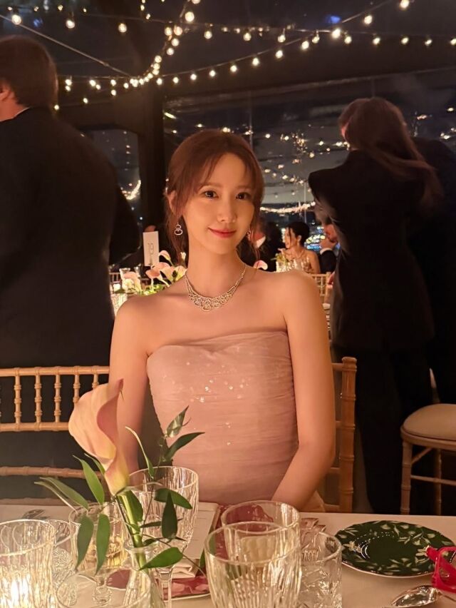 임윤아가 프랑스 칸에서 눈부신 비주얼을 뽐냈다. / 임윤아 SNS