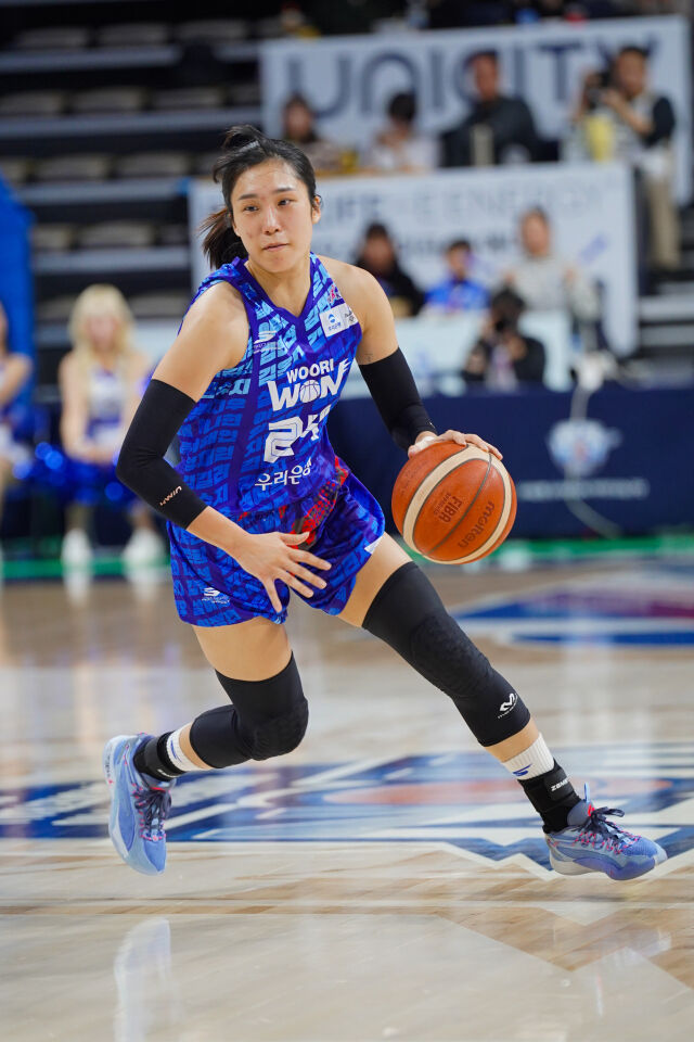 이다연이 드리블을 하고 있다./WKBL 제공