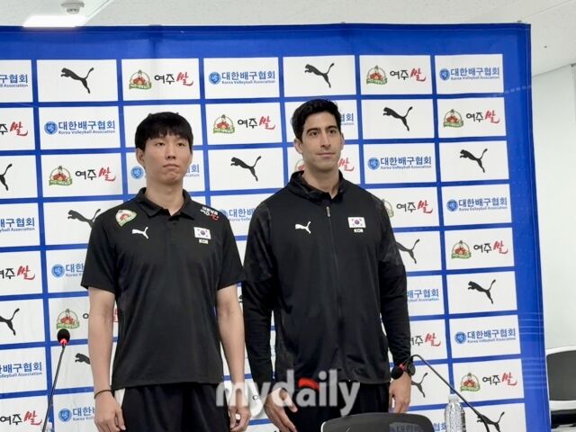 황택의(왼쪽)와 라미레스 감독이 20일 올림픽회관에서 열린 국가대표팀 기자회견에 참석해 포부를 밝히고 있다./방이동=심혜진 기자