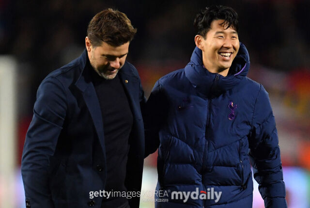 손흥민(LAFC)이 과거 토트넘 스승인 마우리시오 포체티노 감독(사진 왼쪽)을 향한 존중을 표현했다./게티이미지코리아
