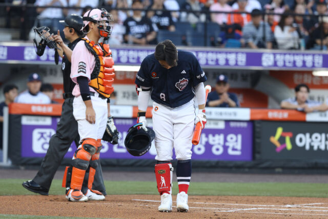 손아섭이 5월 22일 대전 한화 이글스전 한화 팬들을 향해 인사하고 있다./두산 베어스 제공