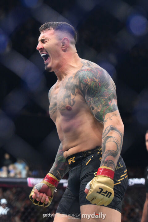"복귀까지 아직 몇 달 더 기다려야 한다"&rarr;눈 찌르기 후 근황 알린 UFC 헤비급 챔피언 아스피날