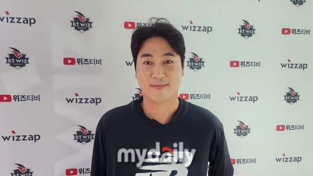 우규민이 5월 24일 수원 KT위즈파크에서 인터뷰를 하고 있다./수원=김경현 기자