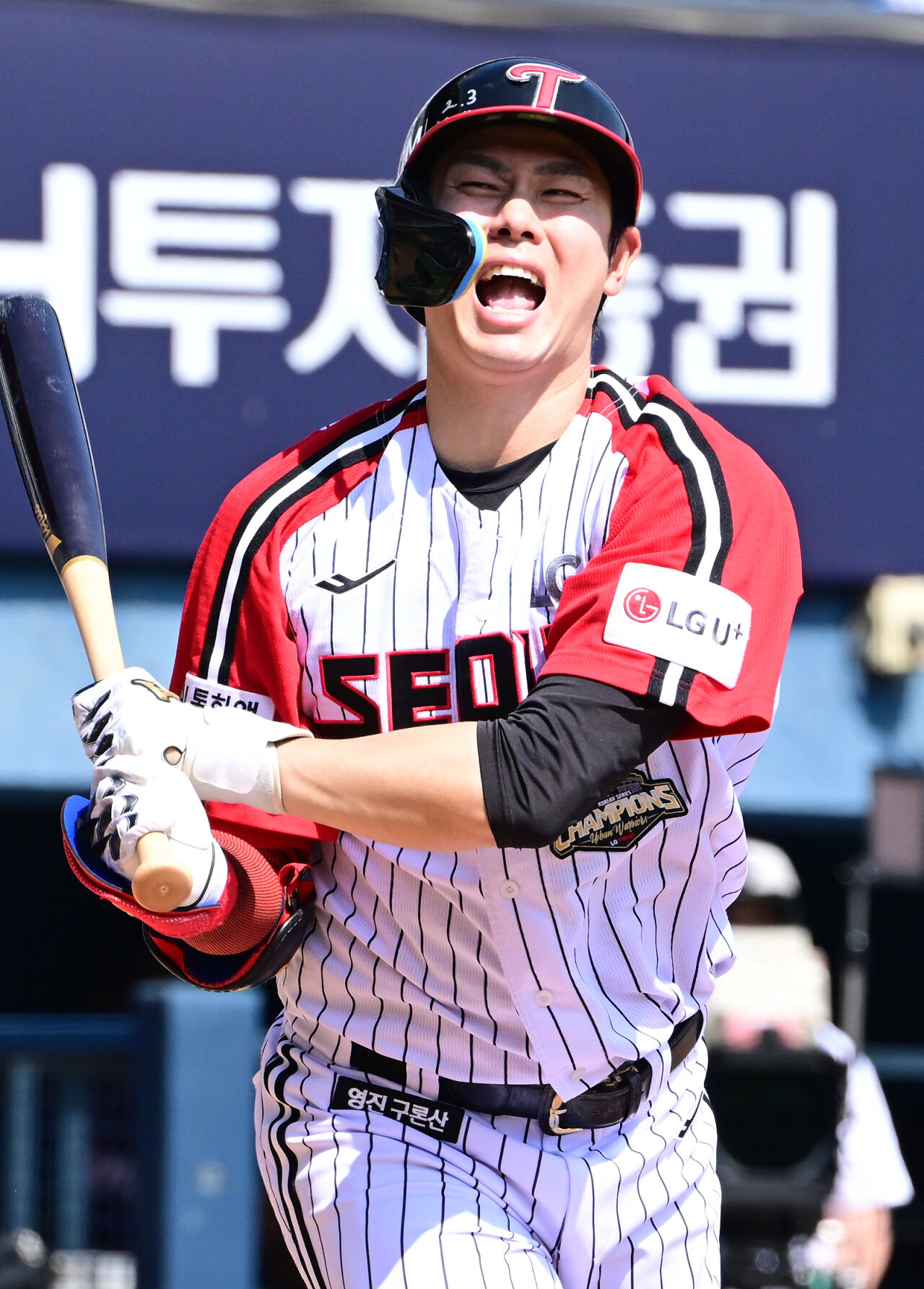 천하의 출루왕 홍창기가 팀 내 삼진 1위라니... "타구질 좋아졌다"던 염경엽 기대 어디로