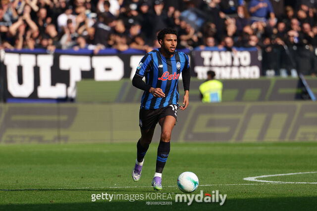 24일 유럽축구 이적시장 전문가 파브리시오 로마노에 따르면 에데르송(아탈란타)이 맨체스터 유나이티드 이적을 위해 모든 협사을 중단했다./게티이미지코리아