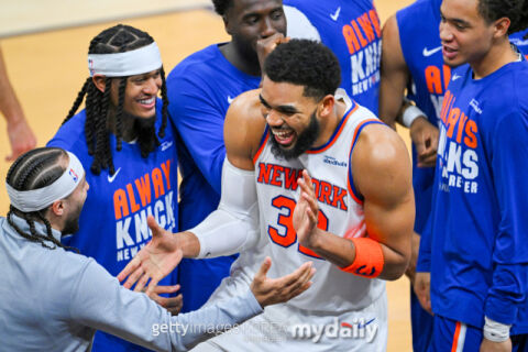 또 4연승으로 끝냈다! 뉴욕, 클리블랜드 꺾고 23년 만에 NBA 파이널 진출&rarr;PO 11연승 행진