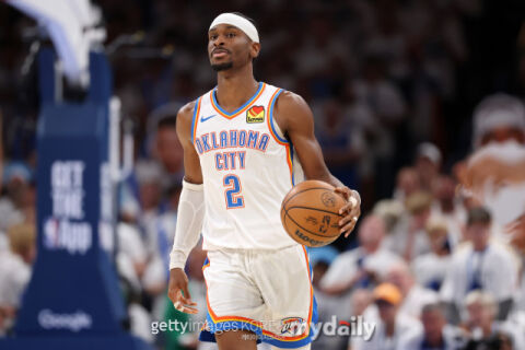 NBA 파이널까지 1승 남았다! 오클라호마시티, 샌안토니오 잡고 3승 2패&hellip;SGA 32득점 폭발[NBA PO]