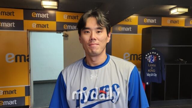 김재윤이 5월 27일 인천 SSG 랜더스필드에서 취재진과 인터뷰를 하고 있다./인천=김경현 기자