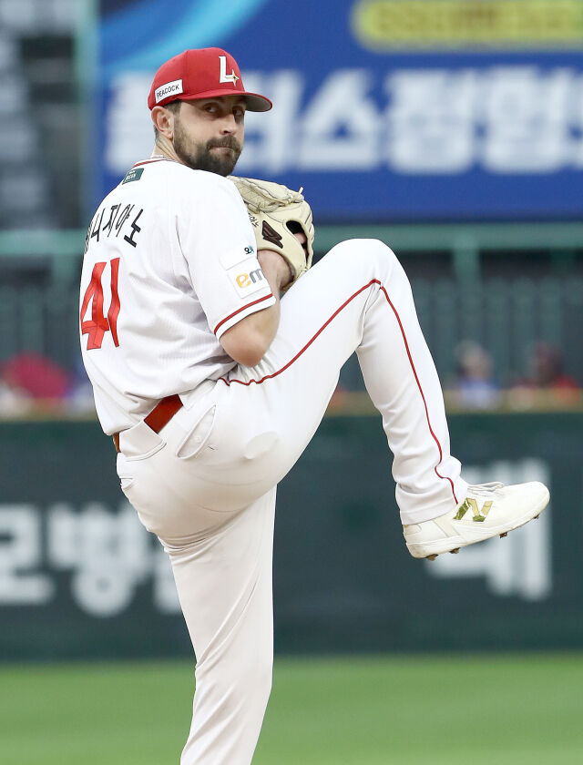 앤서니 베니지아노가 5월 27일 인천 삼성 라이온즈전 공을 던지고 있다./SSG 랜더스 제공