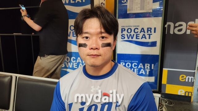 박승규가 5월 27일 인천 SSG 랜더스필드에서 취재진과 인터뷰를 하고 있다./인천=김경현 기자