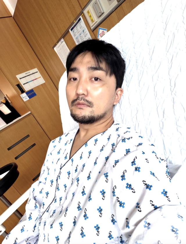 유병재가 담낭절제술을 받은 뒤 수술 후 근황을 전하며 팬들의 걱정을 샀다. / 유병재 SNS