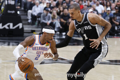 'PO 11연승' 뉴욕이 웃는다! 오클라호마시티-샌안토니오, 7차전 大접전[NBA PO]