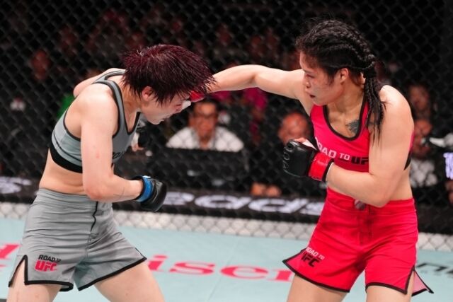 펀치를 허용하는 박보현(왼쪽). /UFC 제공