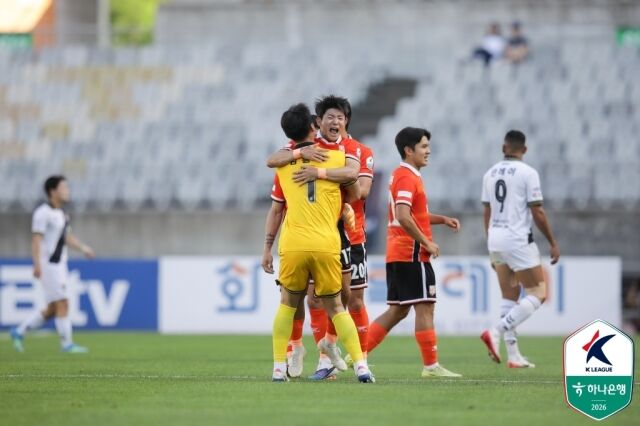 화성FC가 31일 화성종합운동장에서 열린 경남FC와의 14라운드 홈 경기에서 2-0으로 완승했다./프로축구연맹 제공
