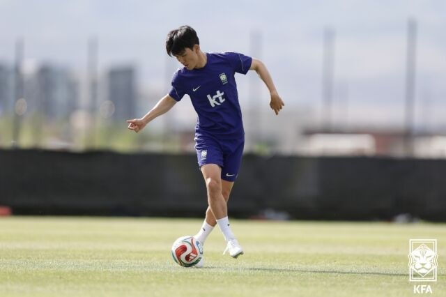 황인범이 지난 29일 미국 솔트레티크시티에서 진행된 전지 훈련을 진행하고 있다./대한축구협회 제공