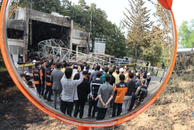 지난 1일 폭발 사고가 발생한 대전 유성구 한화에어로스페이스 대전사업장이 통제되고 있다. /뉴시스
