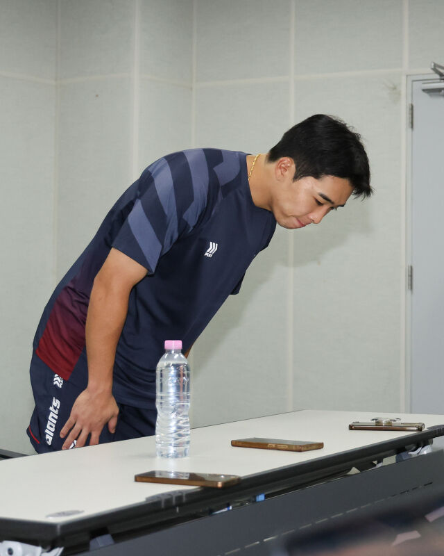 롯데 자이언츠 김동혁이 2일 광주 KIA챔피언스필드에서 지난 1월 대만 타이난 스프링캠프에서 저지른 불법도박에 대해 사과하고 있다./롯데 자이언츠 제공