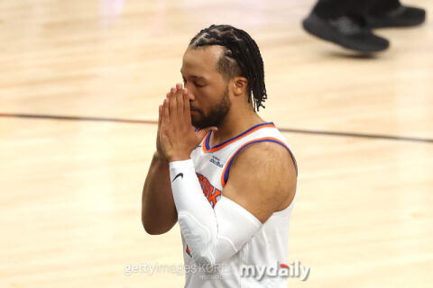 PO 12연승 美쳤다! 뉴욕, 열세 전망 뒤엎고 NBA 파이널 1차전 V&rarr;브런슨 30득점+타운스 18득점 12R