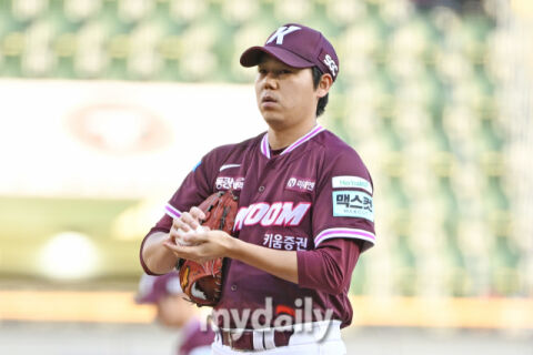 [MD포토] 하영민 '어떤 공을 던질까'