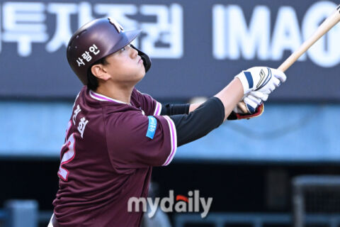 [MD포토] 김건희 '선두타자 2루타'