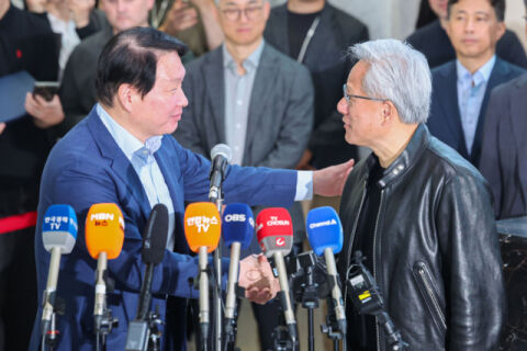 최태원 &ldquo;엔비디아와 미래 AI 팩토리 만든다&rdquo;&hellip;SK, 협력 범위 그룹 전반 확장
