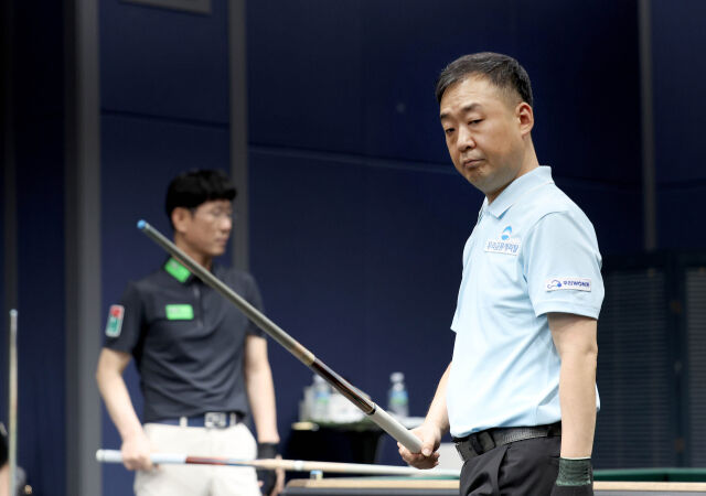엄상필은 10일 오후 5시 30분 김영원과 8강전을 치른다. /PBA 제공
