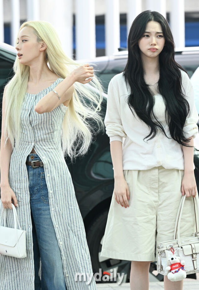 ▲ 공항에서 기다려준 팬에게 예쁜 모습을 보여주고 싶었던 마음에 더 속상한 카리나.