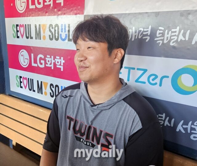 문보경이 경기에 앞서 인터뷰를 하고 있다./잠실=심혜진 기자