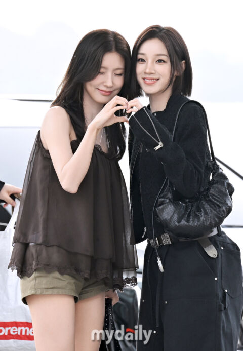 [MD포토] 아이들 미연&middot;우기 '진정한 예쁜 애 옆에 예쁜 애'