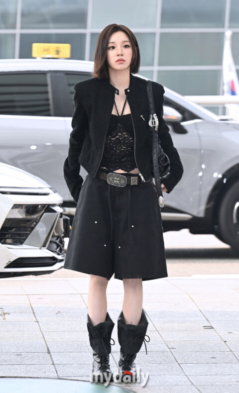 [MD포토] 아이들 우기 '싱가포르 팬 지금 출발해요'