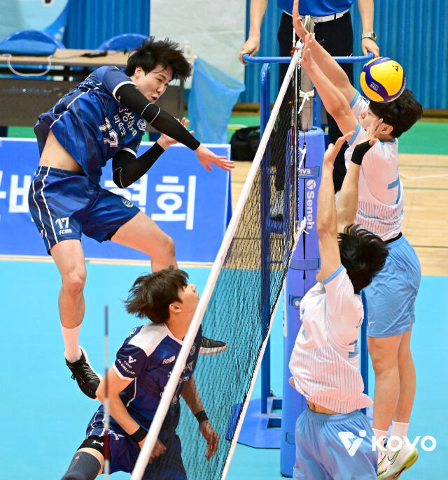 13일 단양국민체육센터에서 열린 조별리그 A조 삼성화재와 대한항공의 경기./KOVO 제공
