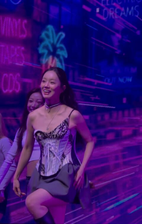혜리, 무대 도중 어깨끈 풀리는 돌발 상황 당황[MD이슈]