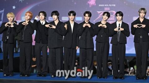 [공식] 그룹 아홉, 야구장 '민폐 촬영' 논란일자 사과문&hellip;"배려 부족했다"