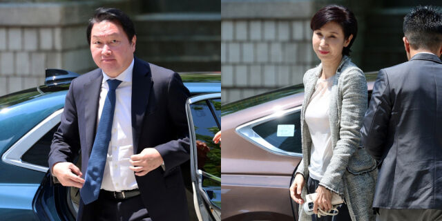 최태원(왼쪽) SK그룹 회장과 노소영 아트센터 나비 관장이 15일 서울 서초구 서울고등법원에서 열린 재산 분할 파기환송심 2차 조정 기일에 출석하고 있다. /뉴시스