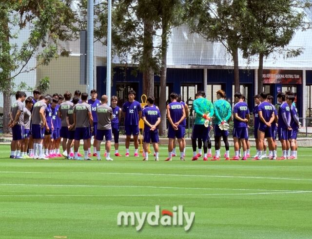 홍명보 감독이 이끄는 대한민국 축구대표팀은 15일 오전 11시 30분(현지 시각) 멕시코 할라스코주 과달라하라 인근 사포판의 치바스 베르데 바예에서 멕시코전 대비 훈련을 진행했다./사포판(멕시코)=최병진 기자