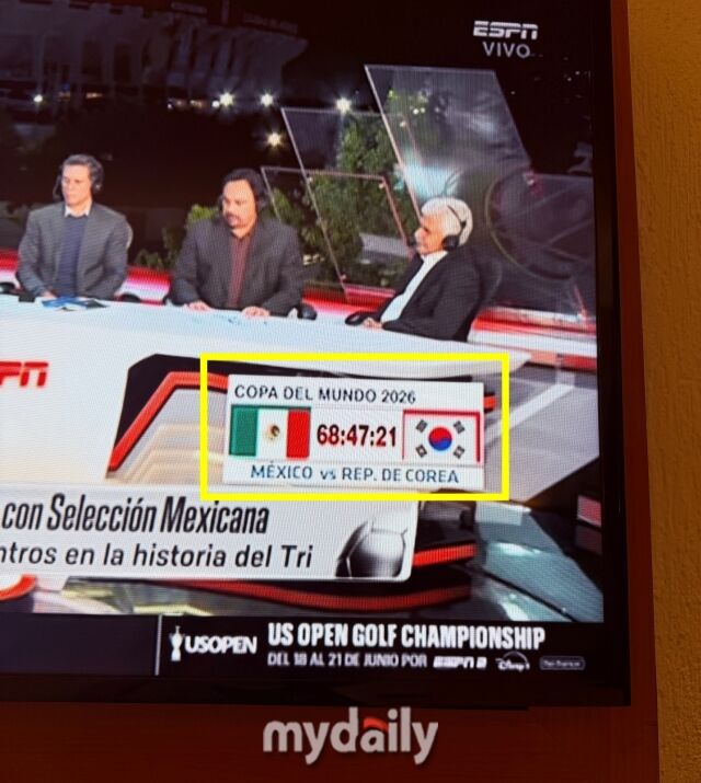 ESPN 멕시코판이 15일 저녁(현지시각) 멕시코 TV를 통해 멕시코와 한국의 2026 북중미 월드컵 A조 2차전 경기를 예고하고 있다./과달라하라(멕시코)=최병진 기자