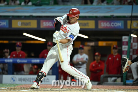 [MD포토] 전의산 '대타 1타점 적시 2루타'